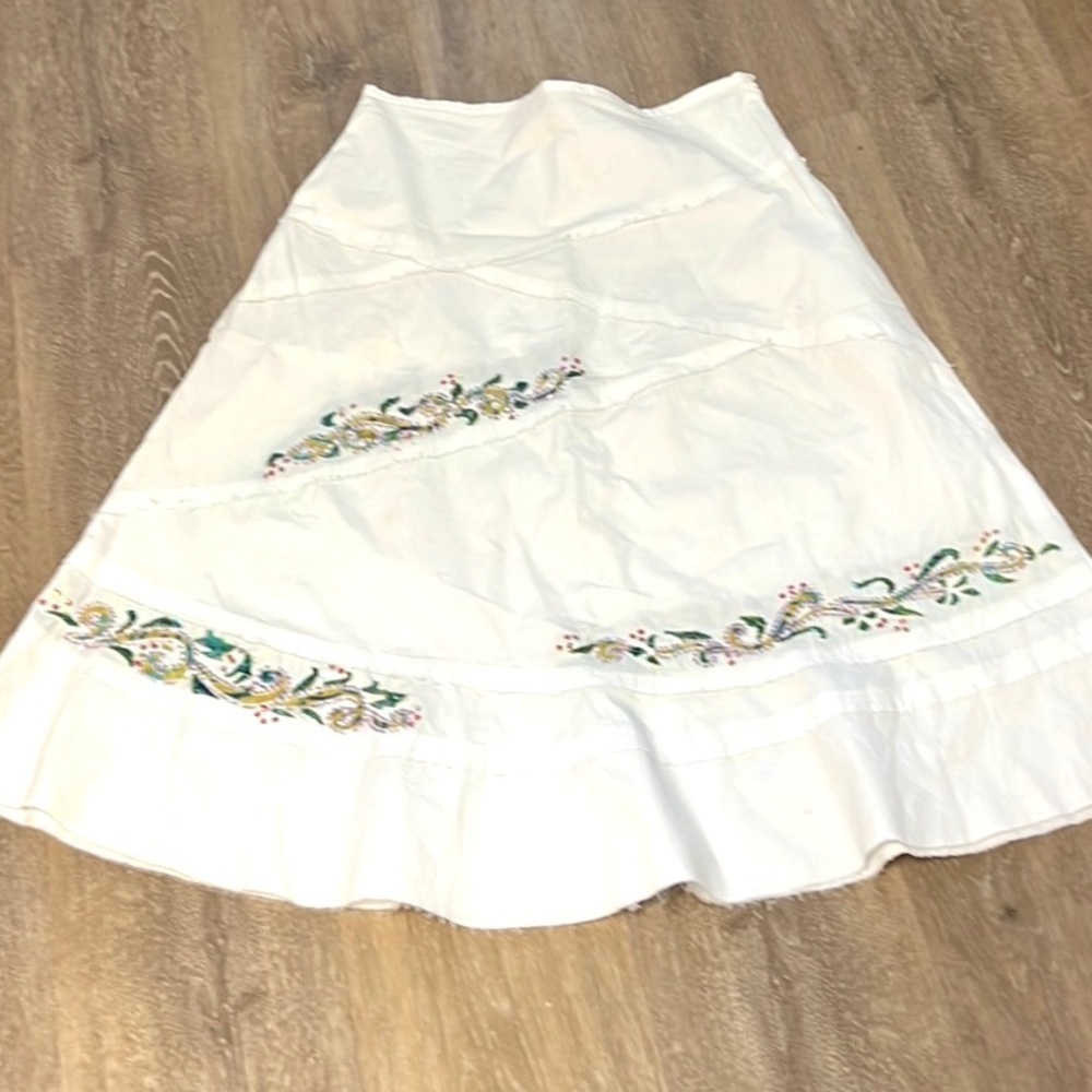 VTG Frivolous,M, Hand-Crafted, A-Line Percale-Feel Delicately Embroidered,EUC - Picture 2 of 10